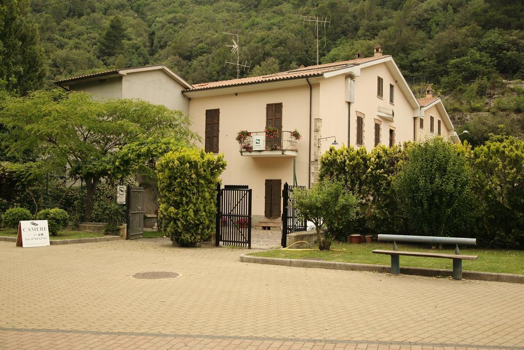 Il Casolare Della Cascata Hotel Terni Exterior foto
